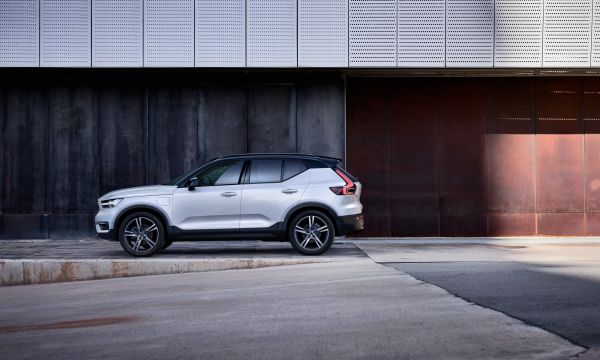 Nieuwe Volvo XC40 Recharge T4 Plug-in hybrid compleet uitgerust