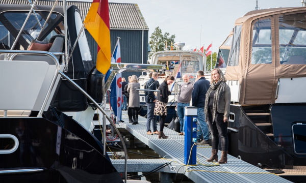Super Lauwersmeer bootshow op de werf