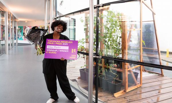 Multitalent Silvia Martes wint Theodora Niemeijer Prijs 2021