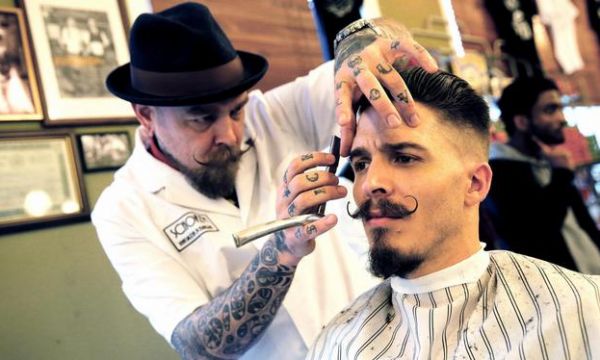 Hipsterbaard helpt kappersbranche uit de crisis