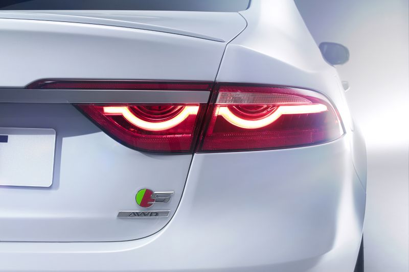 160508-JAGUARXF_S_Detail_03lr-261588-original-1427224733
