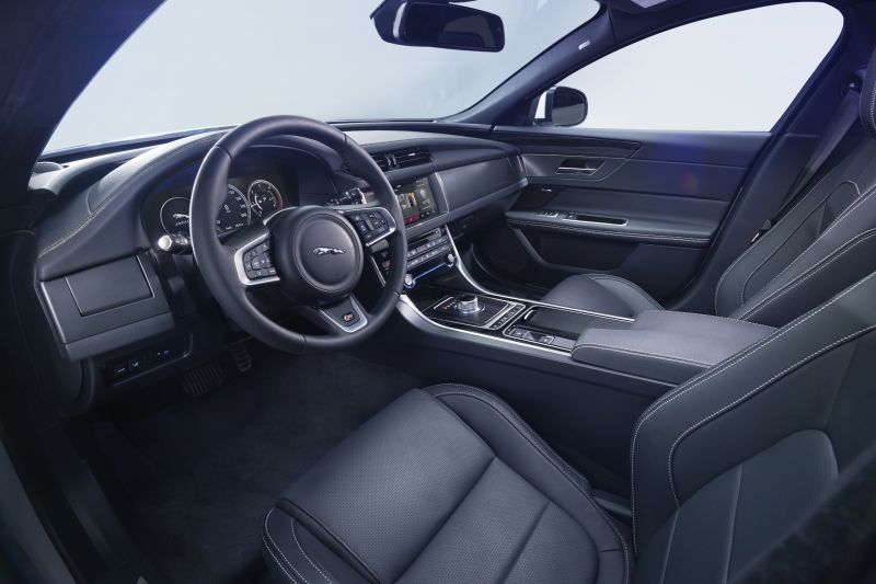 160516-JAGUARXF_S_Interior_01lr-ce131b-original-1427224753
